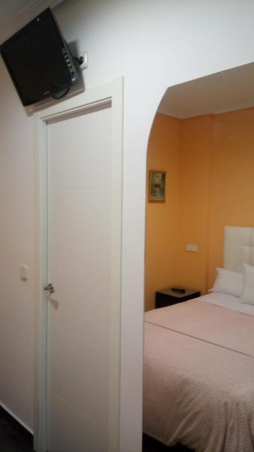 Pension Navarra Мадрид Экстерьер фото