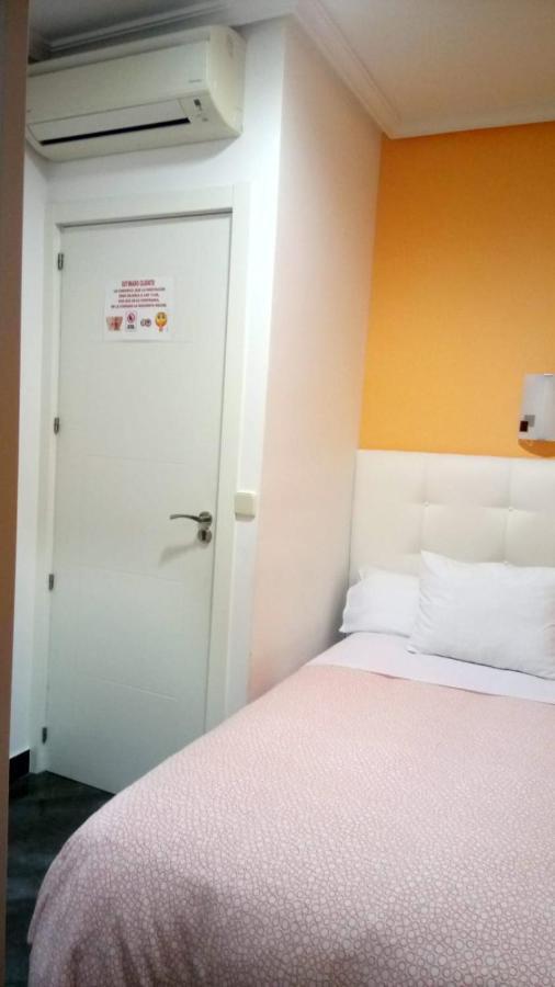 Pension Navarra Мадрид Экстерьер фото