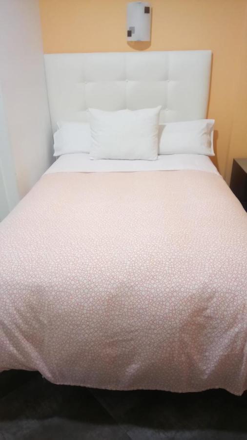 Pension Navarra Мадрид Экстерьер фото