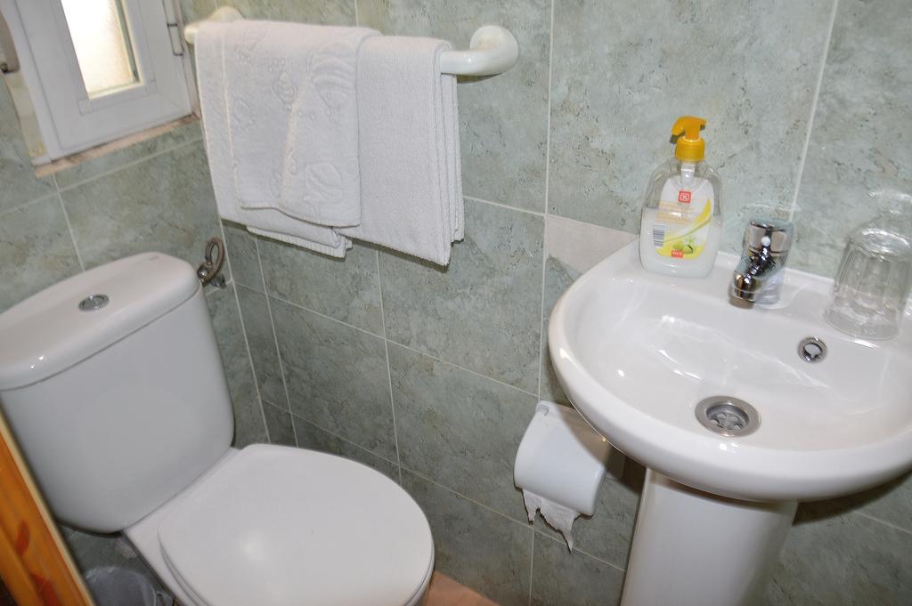Pension Navarra Мадрид Экстерьер фото