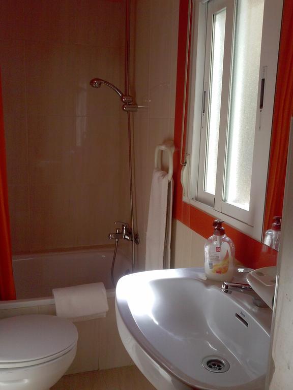 Pension Navarra Мадрид Номер фото
